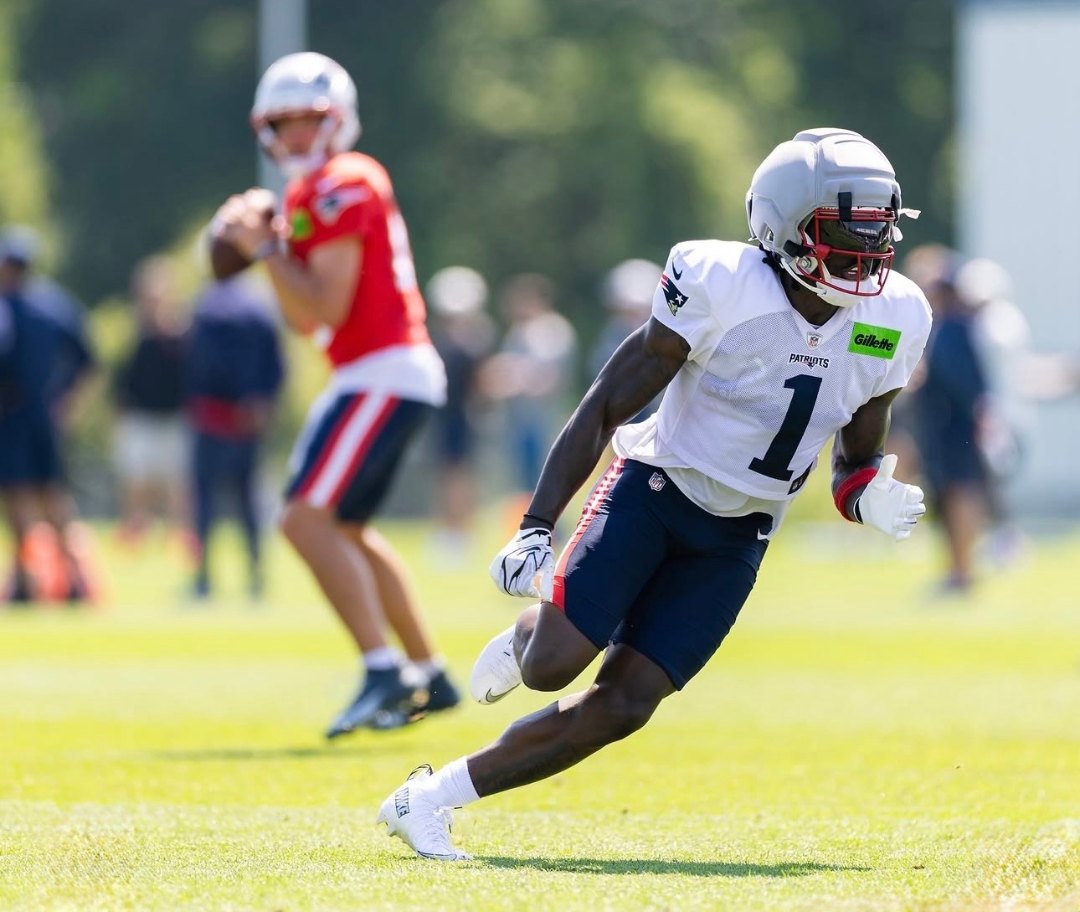 AJ Brown (ankle) returns to practice