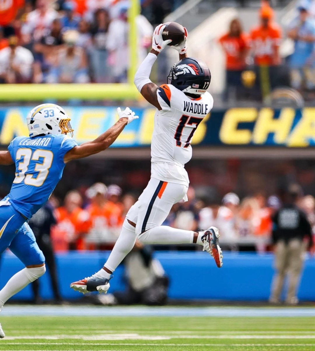 Jaylen Waddle (chest) uncertain for Week 8